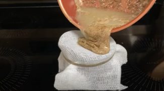 How to Make a Homemade Water Based Lube – 5 DIY Recipes